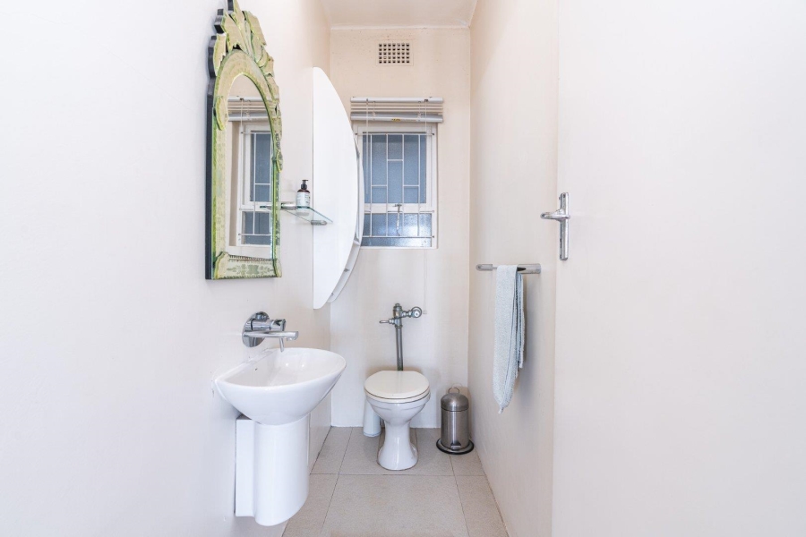 2 Bedroom Property for Sale in Sea Point Western Cape